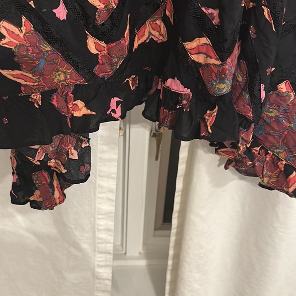 Free people black and pink floral dress or tunic. Size small - Picture 3 of 6